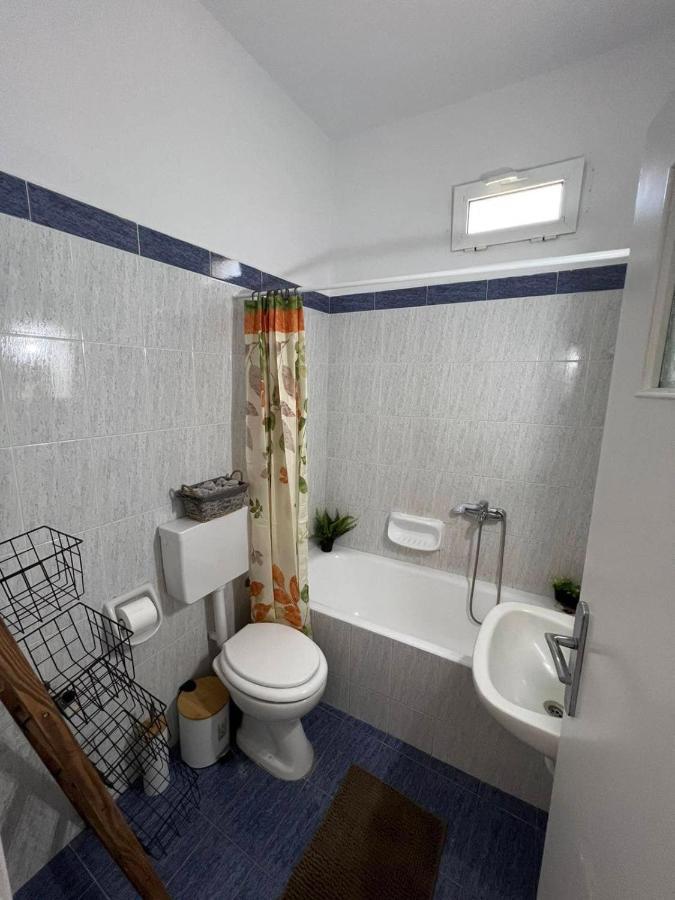 Beach Apartment Edem First Floor Perivolos  Buitenkant foto